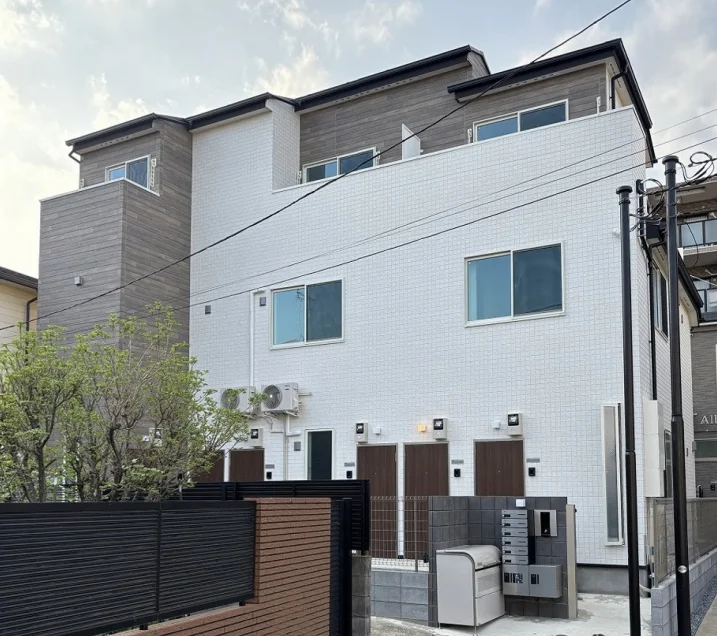 新築の小規模賃貸マンション外観